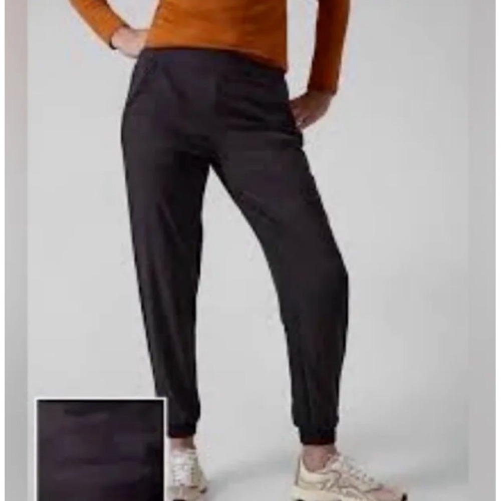 Athleta Brooklyn Jogger Pant Gray Camo & Rib Insets Lined Pockets Pullon SZ 4